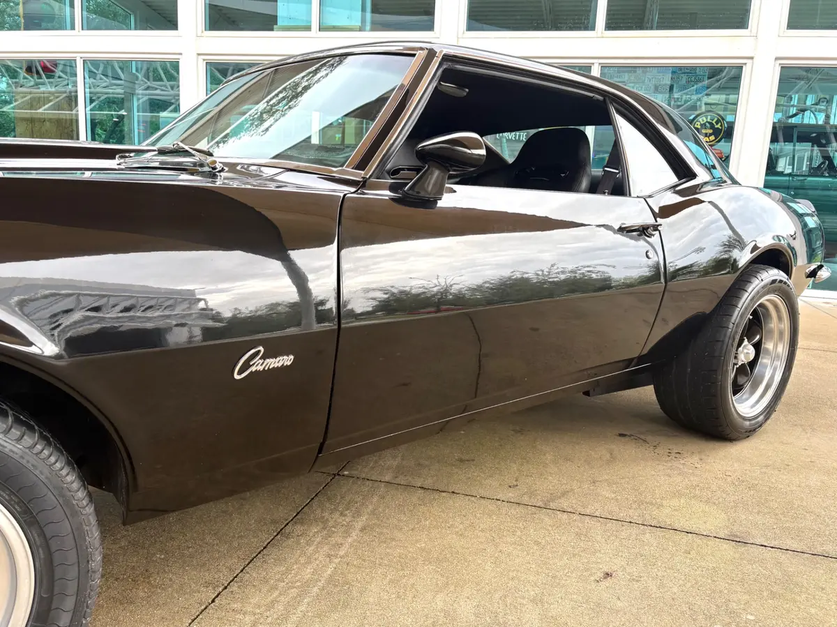 Vehicle photo 13