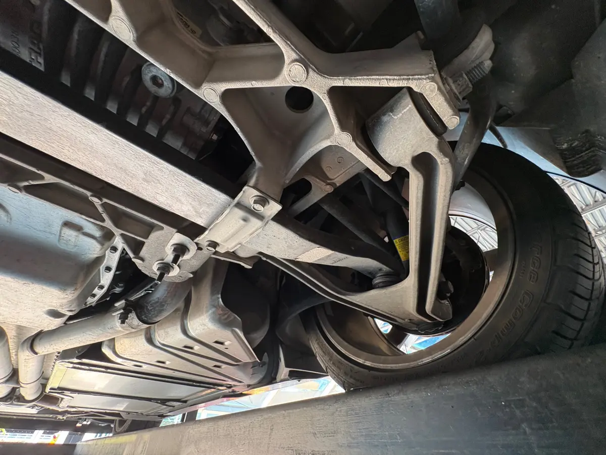 Vehicle photo 44