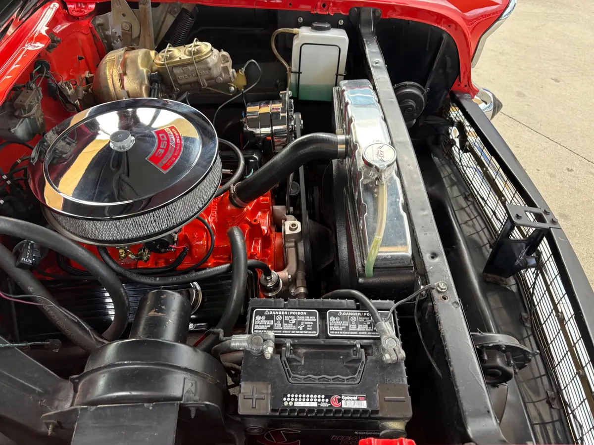 Vehicle photo 30