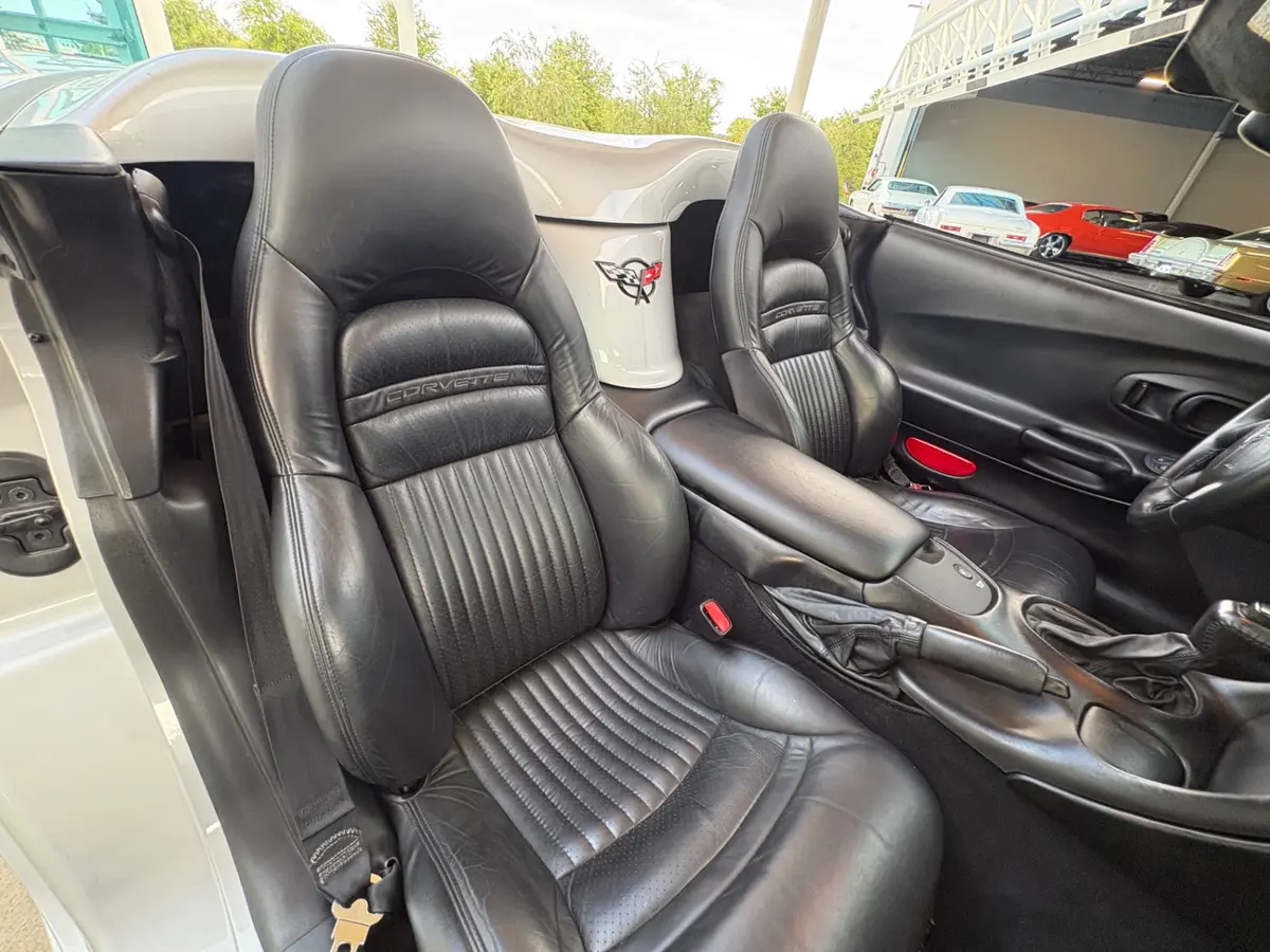 Vehicle photo 44
