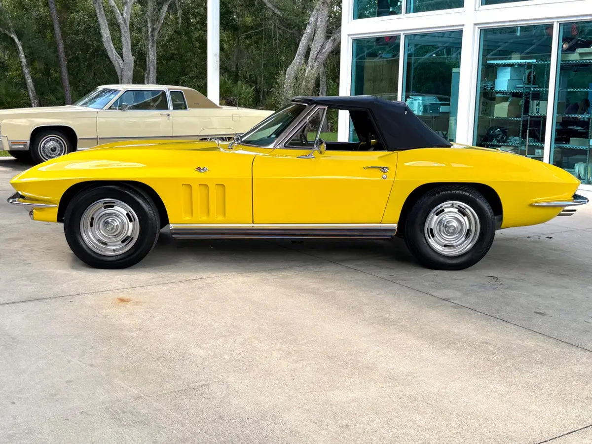 Vehicle photo 24