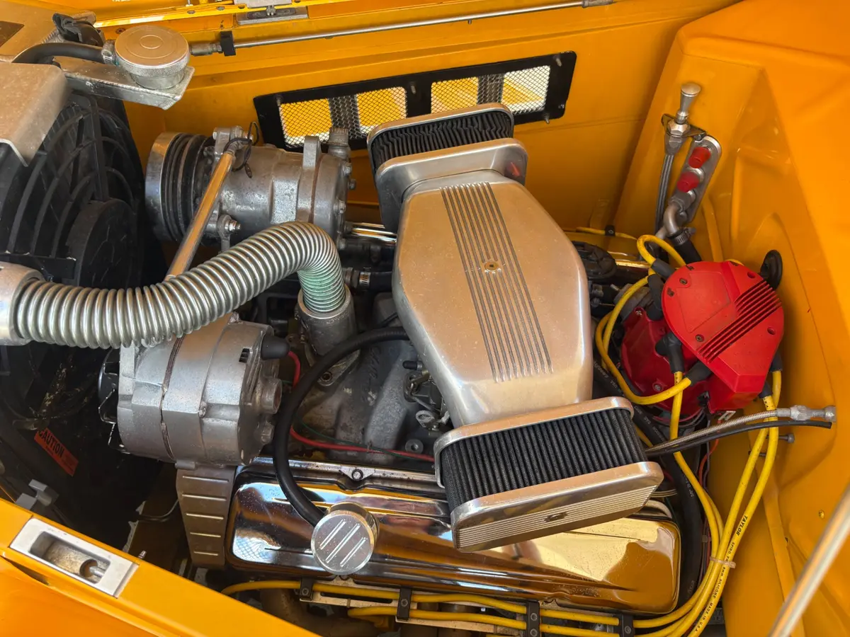 Vehicle photo 26