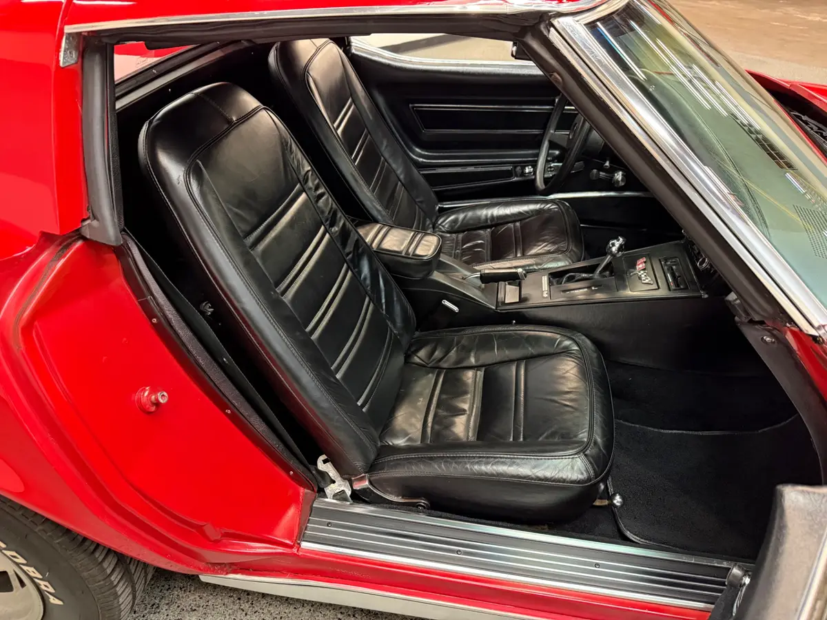 Vehicle photo 27