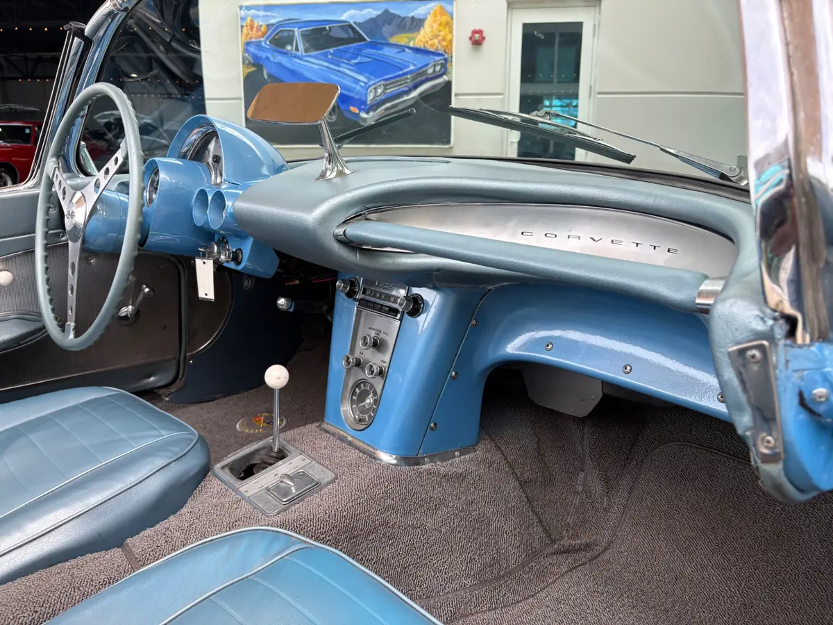 Vehicle photo 38