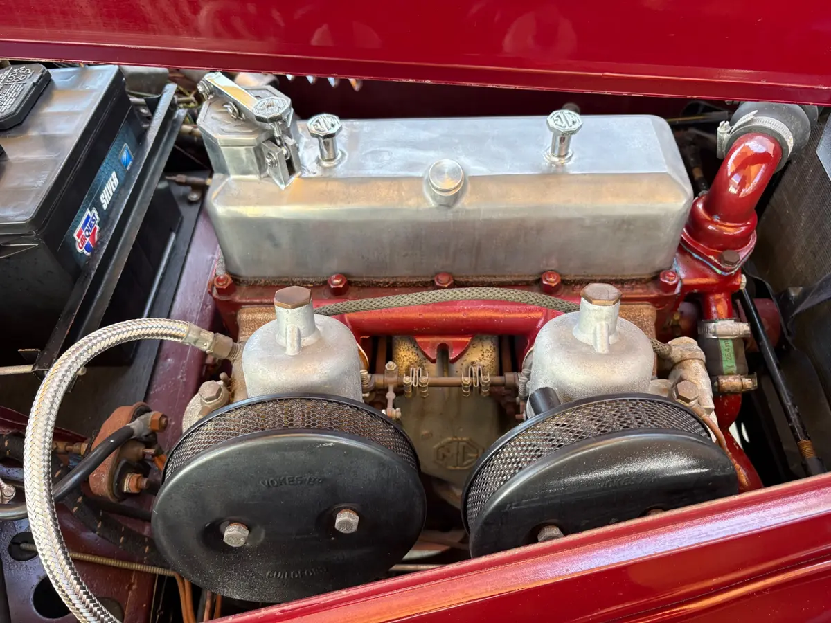 Vehicle photo 31