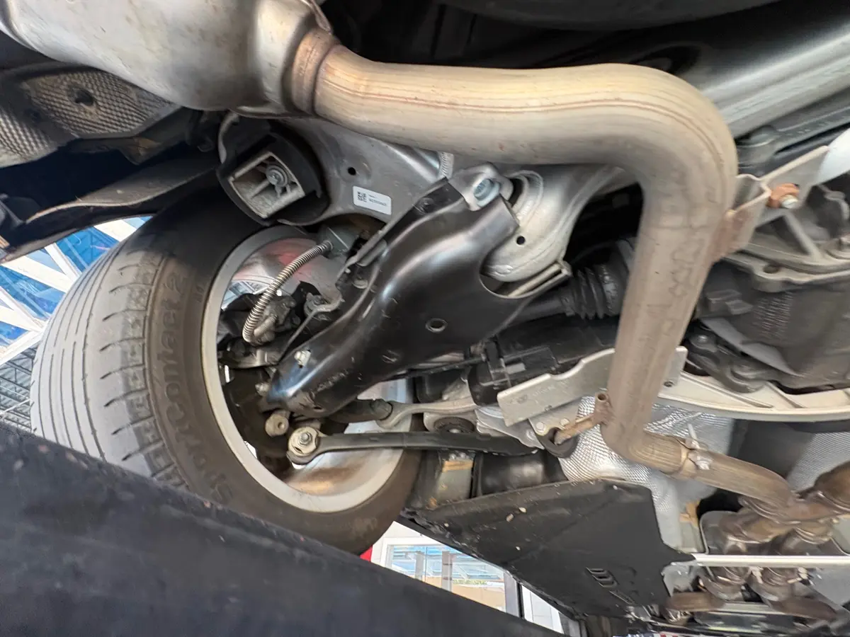 Vehicle photo 42