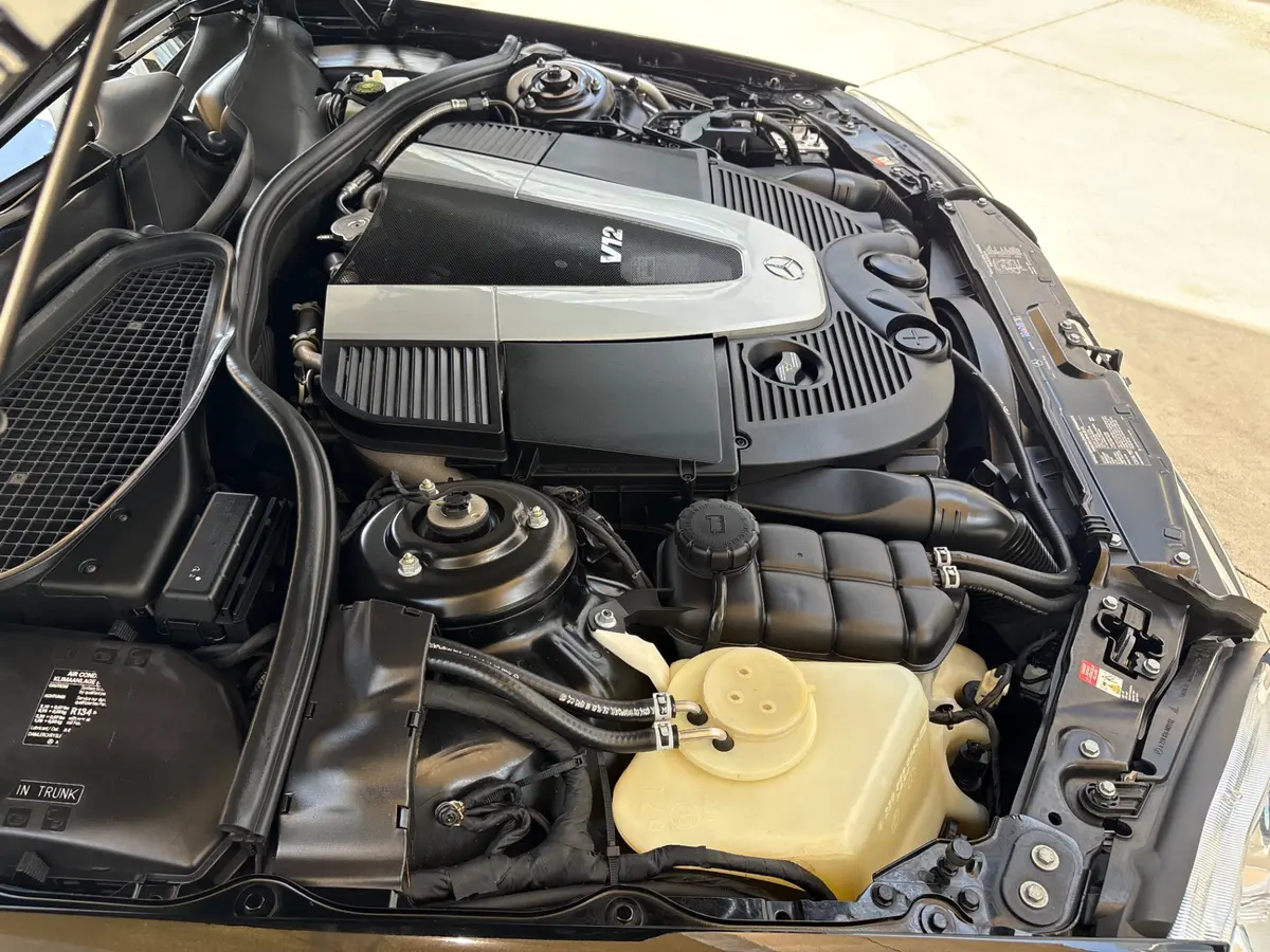Vehicle photo 25
