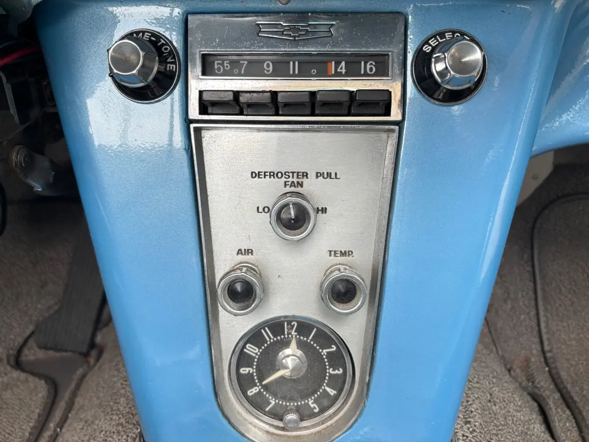 Vehicle photo 42