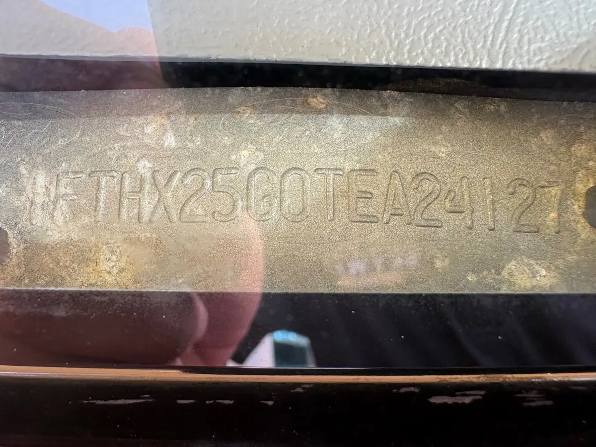 Vehicle photo 23