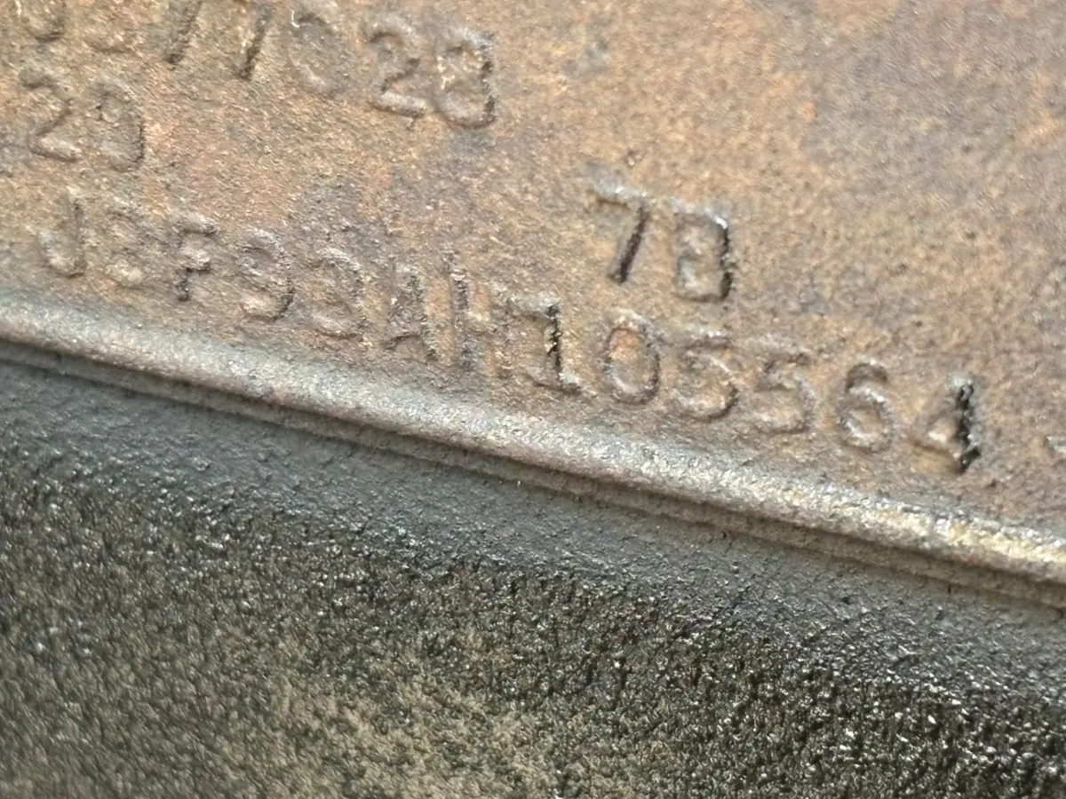 Vehicle photo 23