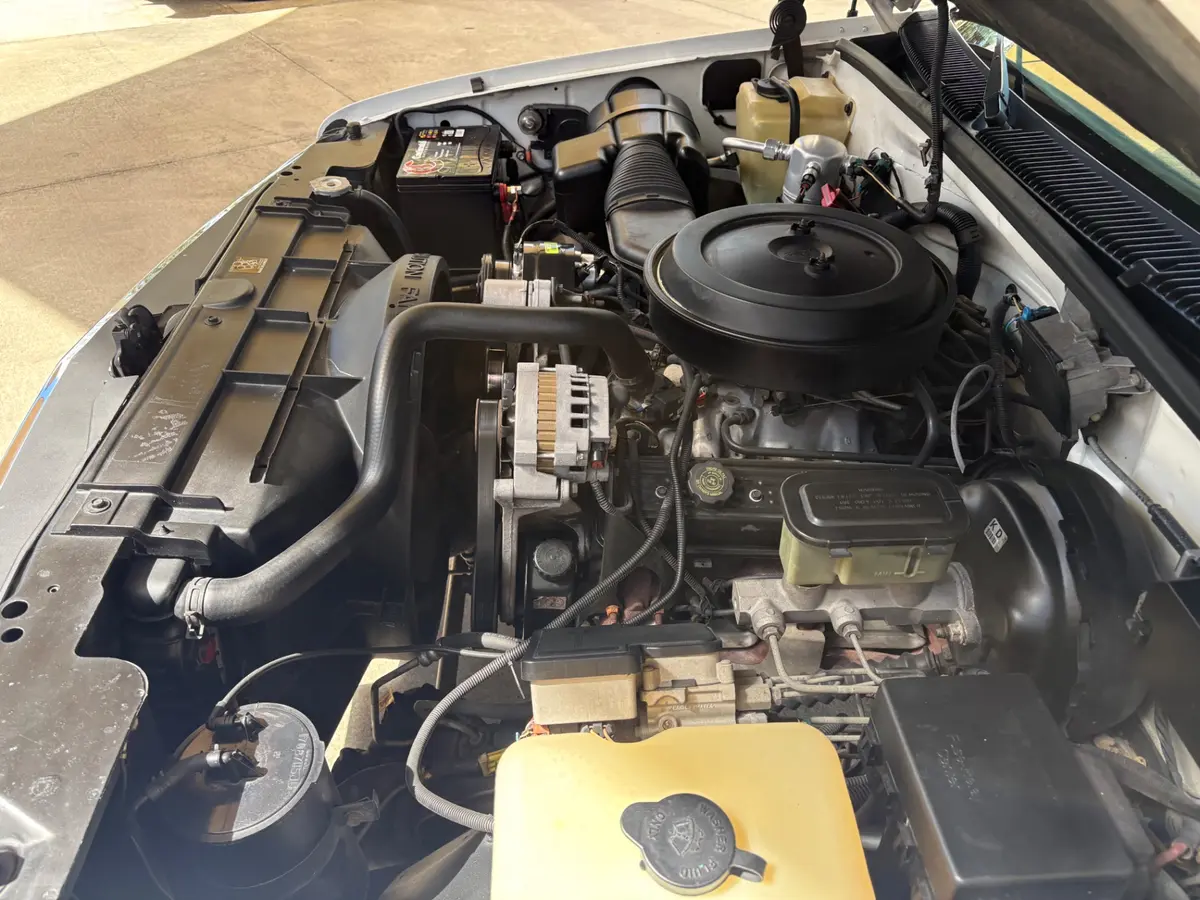 Vehicle photo 32