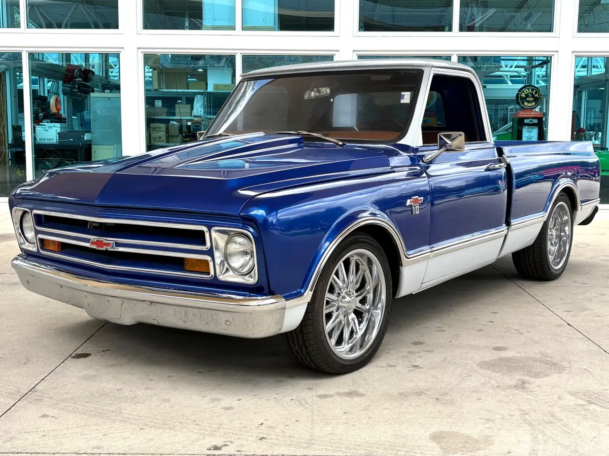 Vehicle photo 1