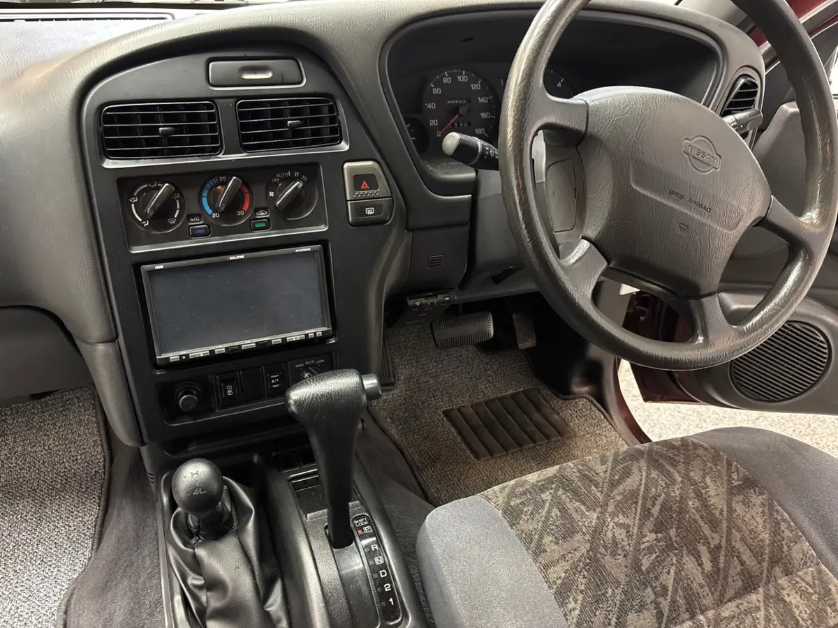 Vehicle photo 24