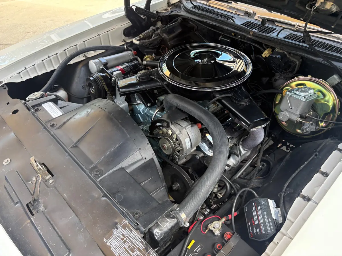 Vehicle photo 32
