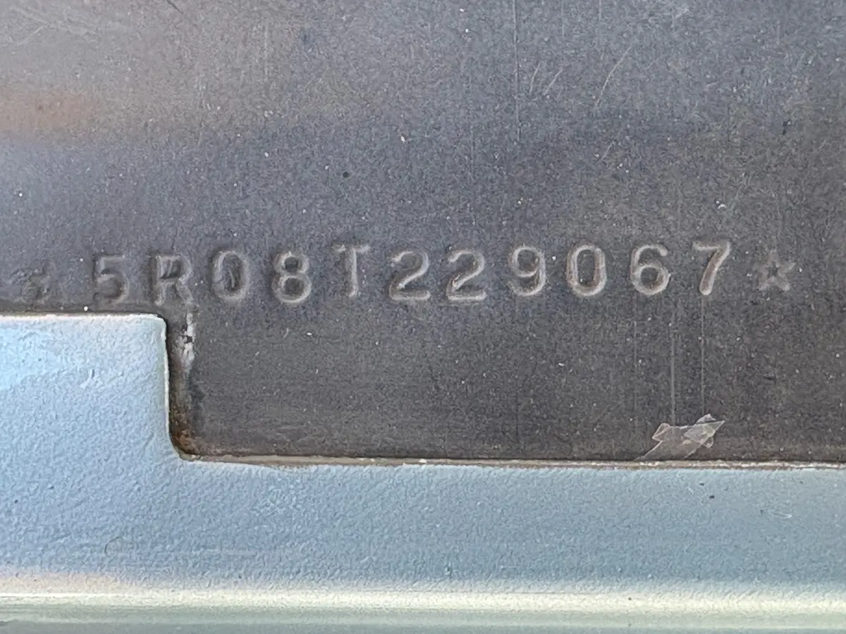 Vehicle photo 28