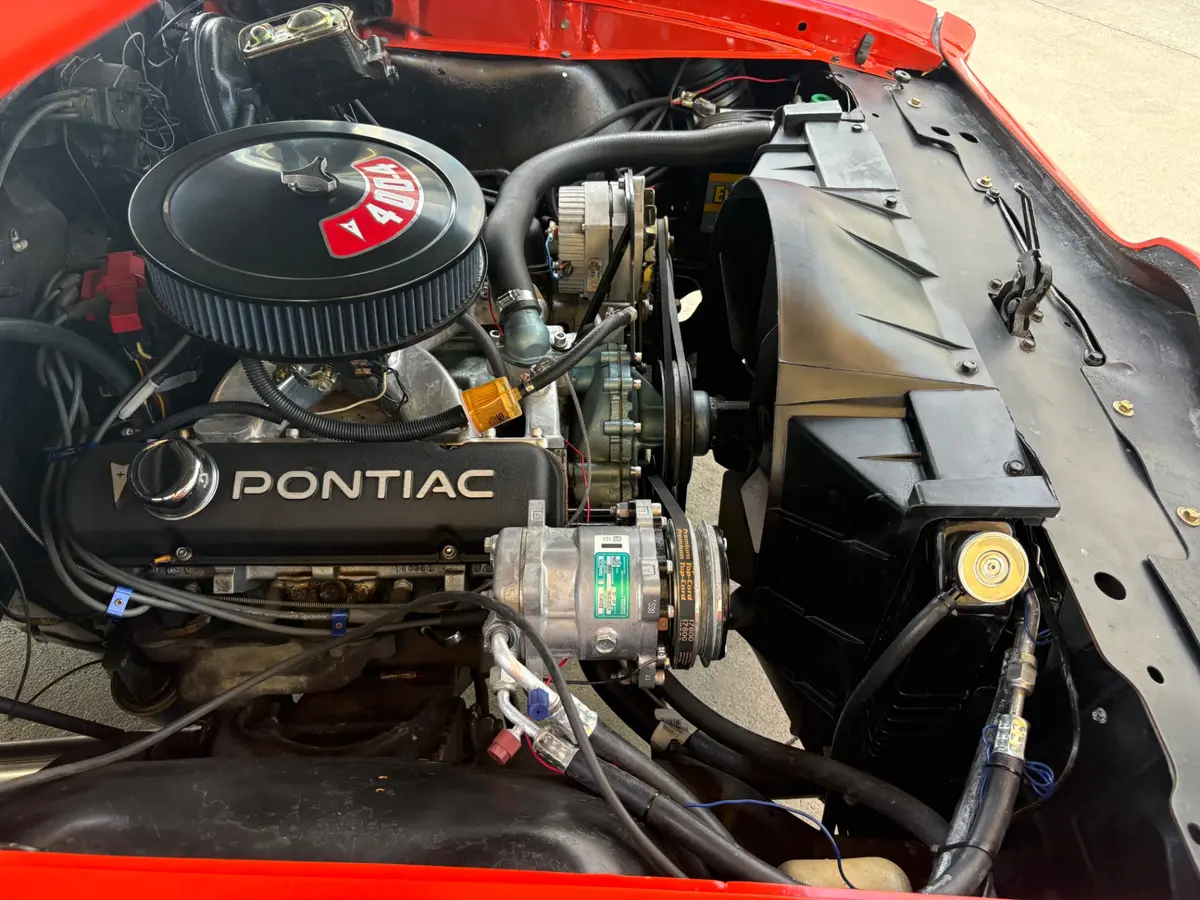 Vehicle photo 31