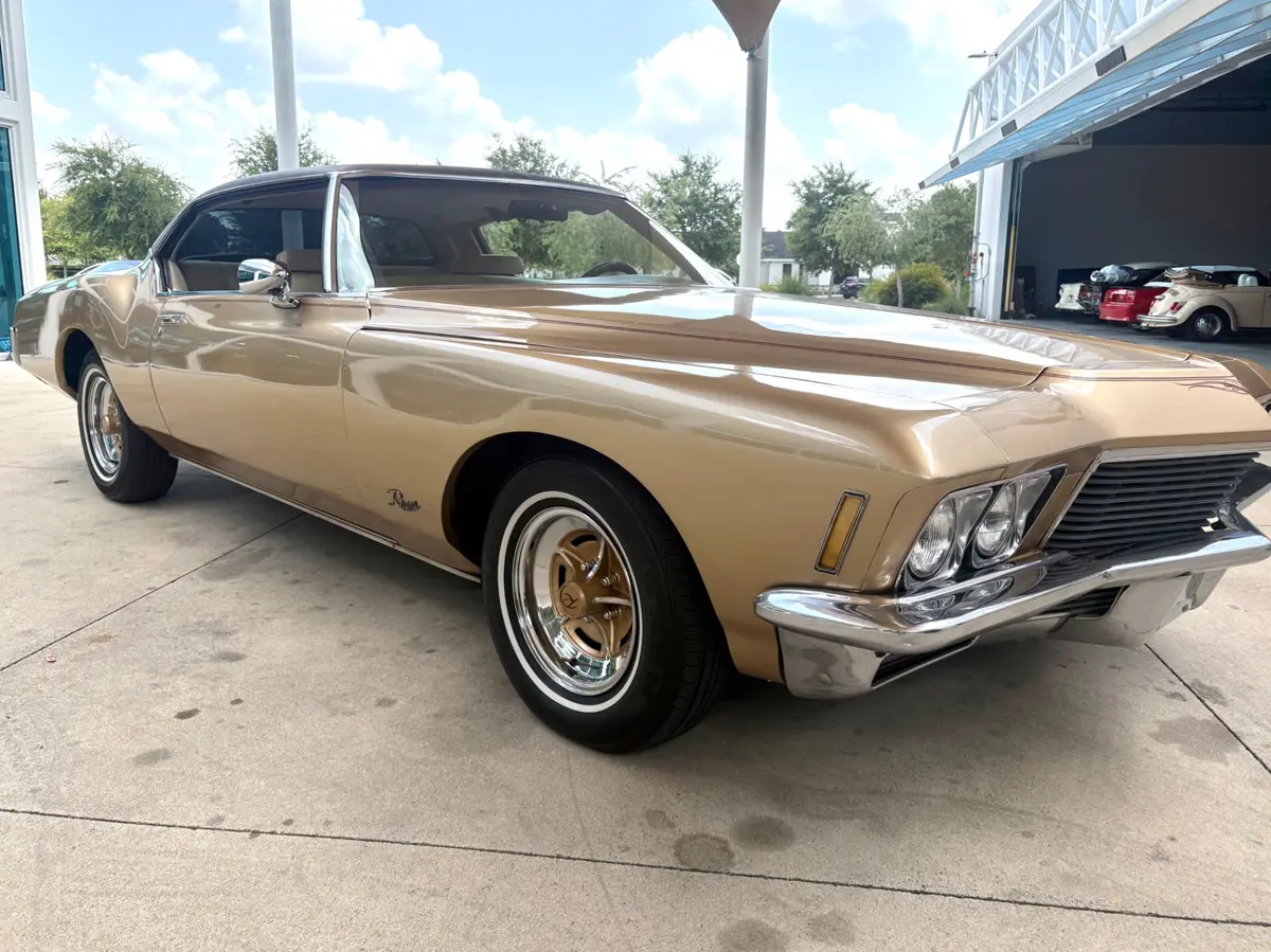 Vehicle photo 19