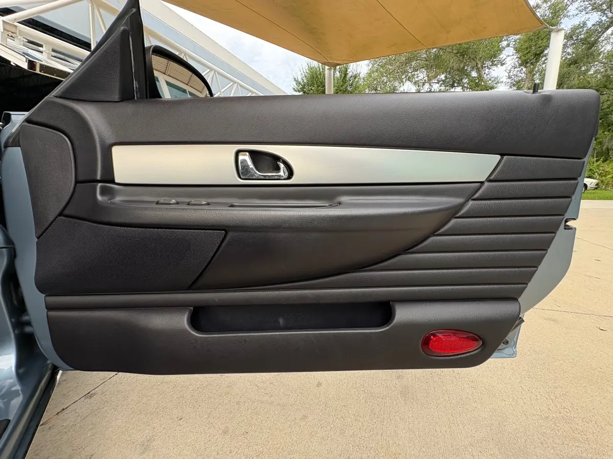 Vehicle photo 45