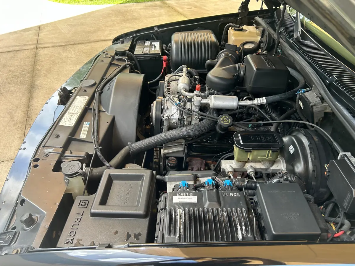 Vehicle photo 16