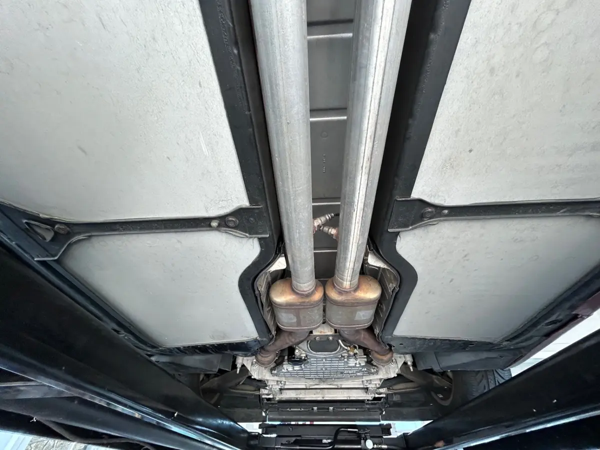 Vehicle photo 46