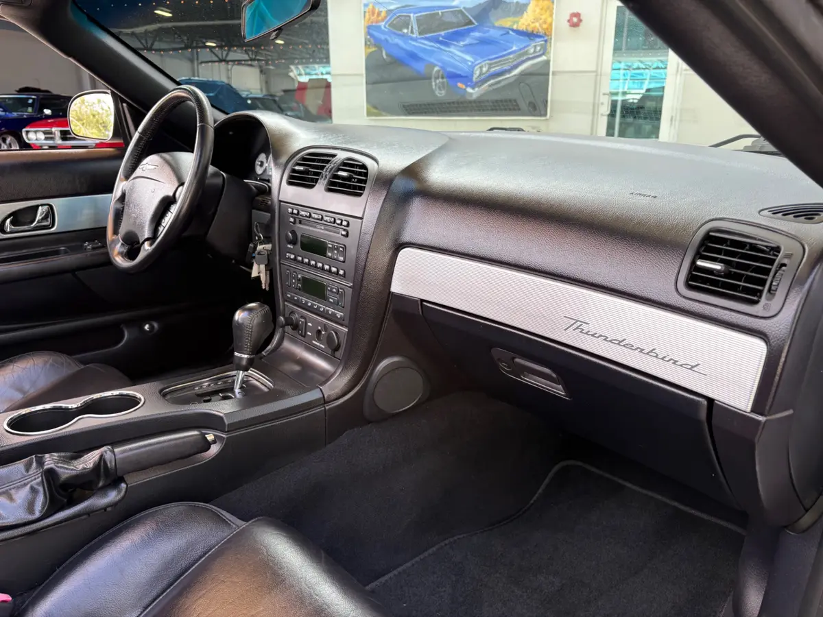 Vehicle photo 44