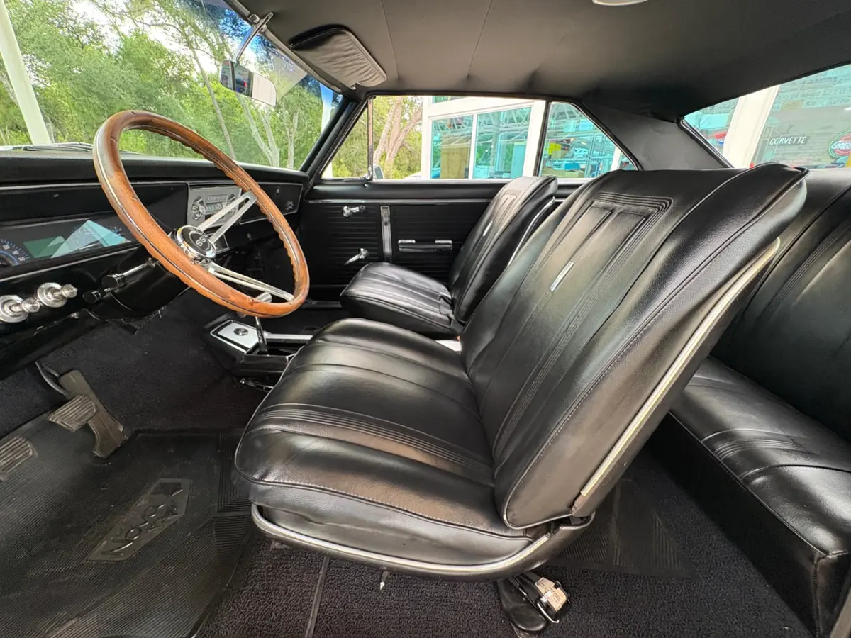 Vehicle photo 32