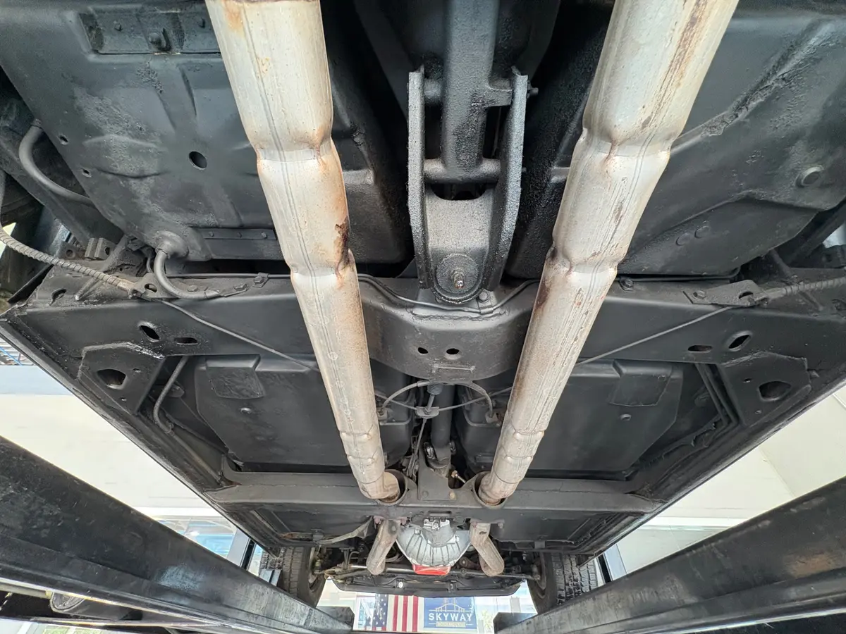 Vehicle photo 43