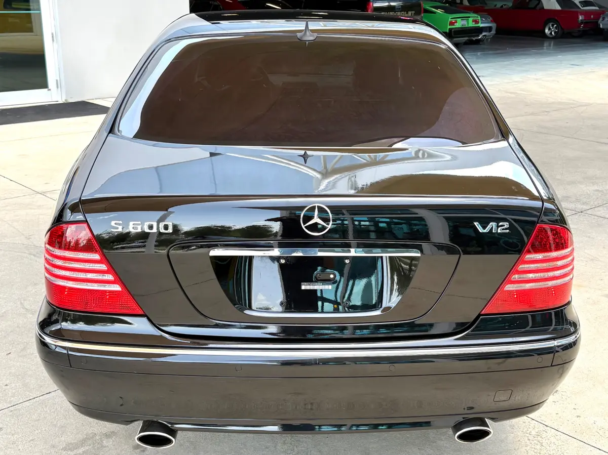 Vehicle photo 8