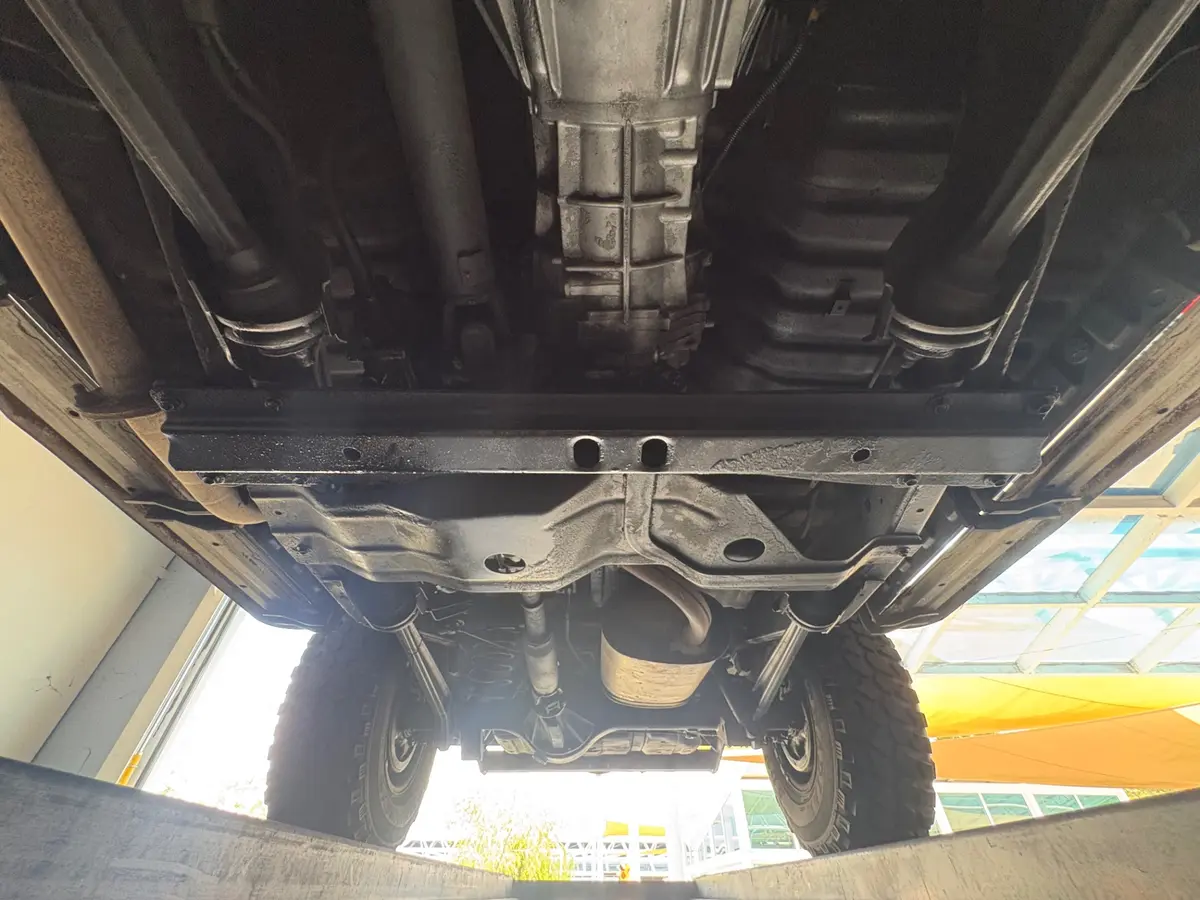 Vehicle photo 54
