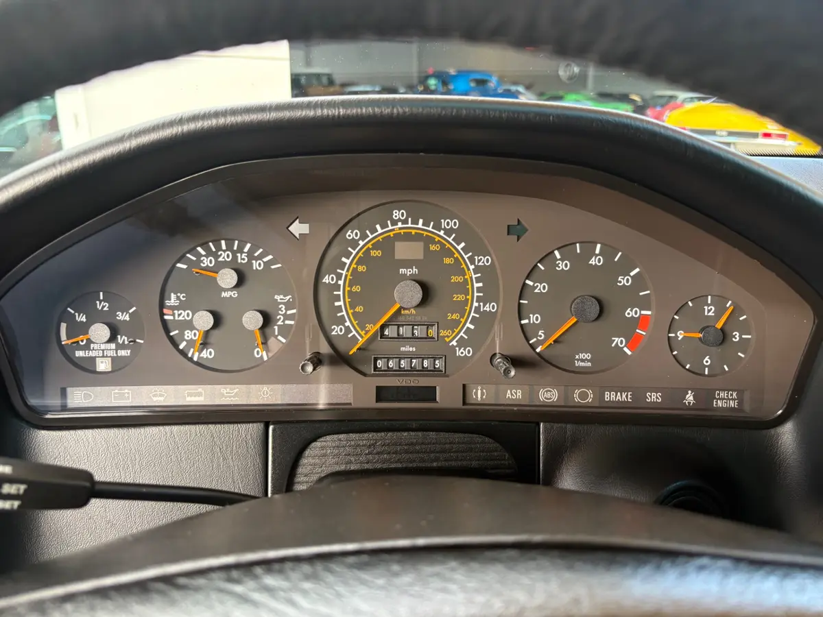 Vehicle photo 35