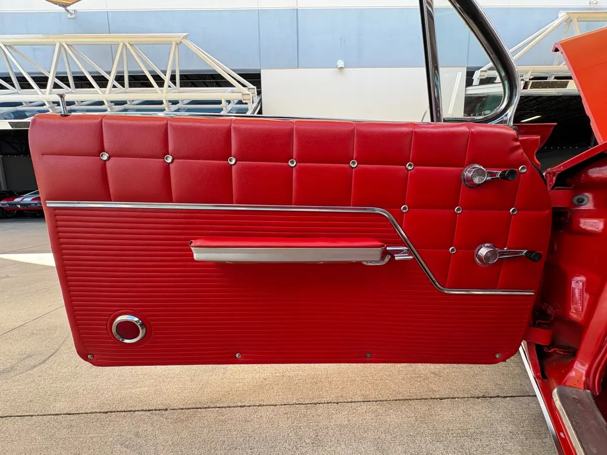 Vehicle photo 32