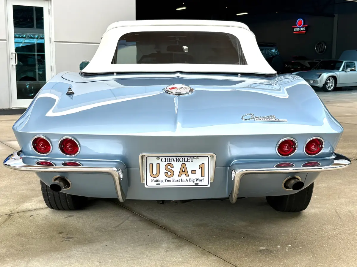 Vehicle photo 24