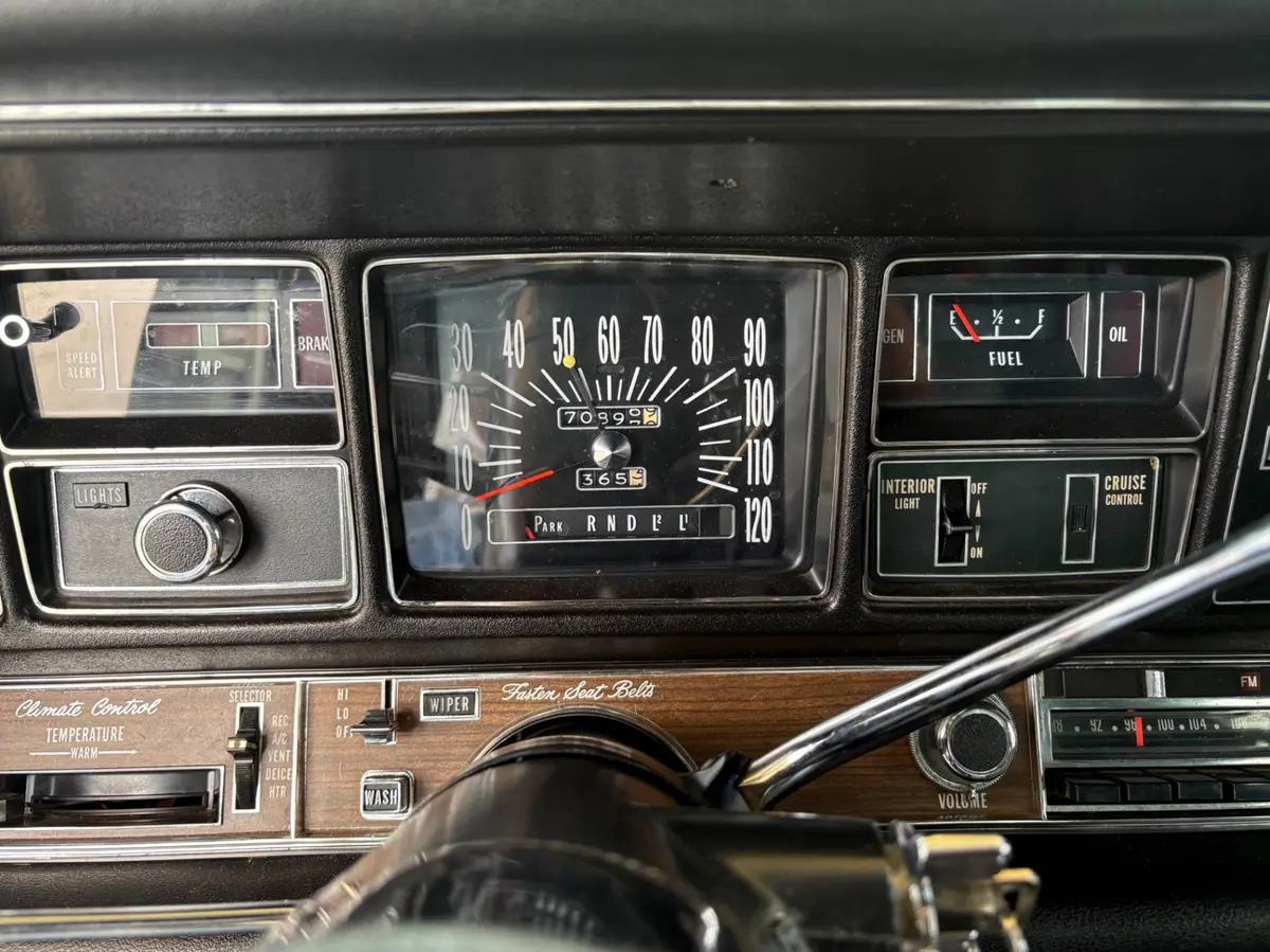 Vehicle photo 40