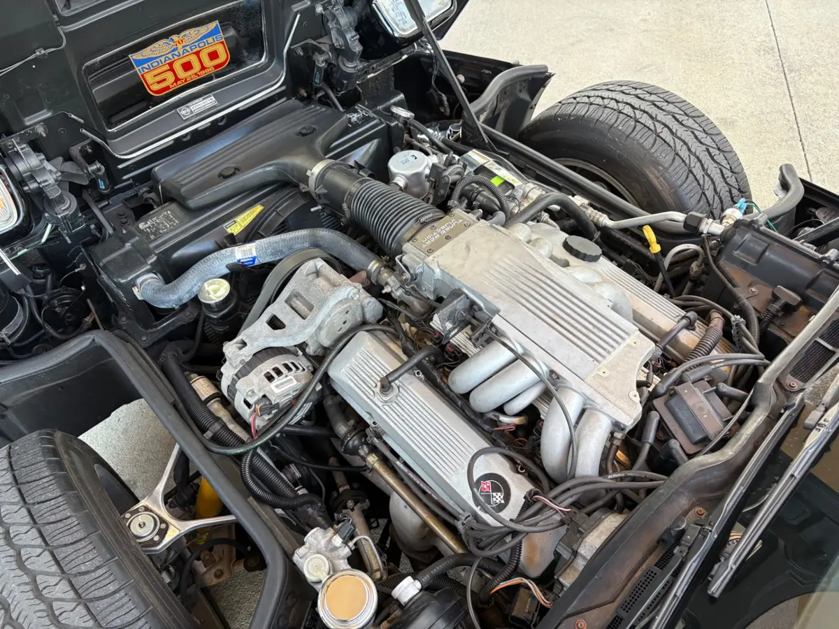 Vehicle photo 25