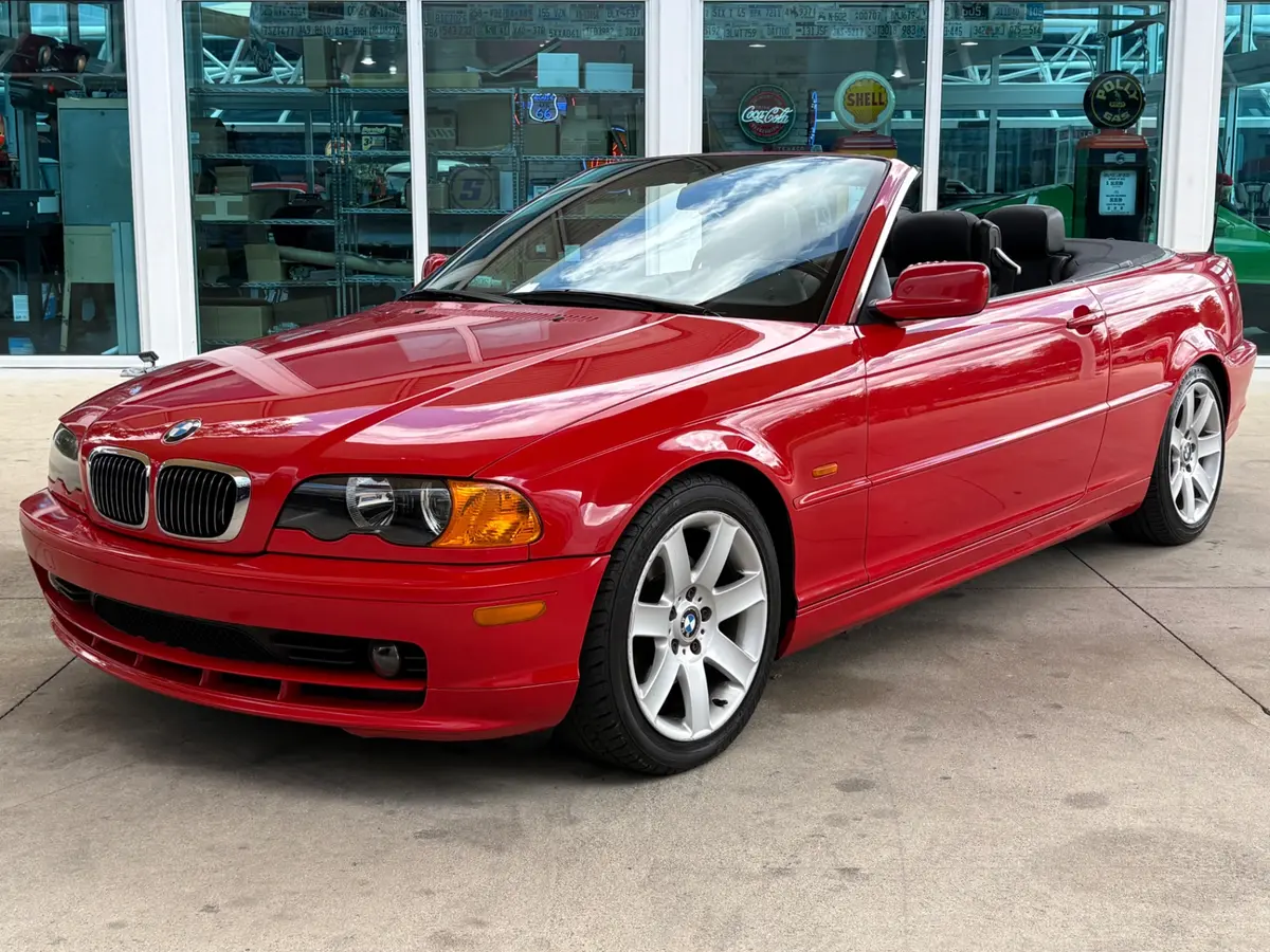 Vehicle photo 1