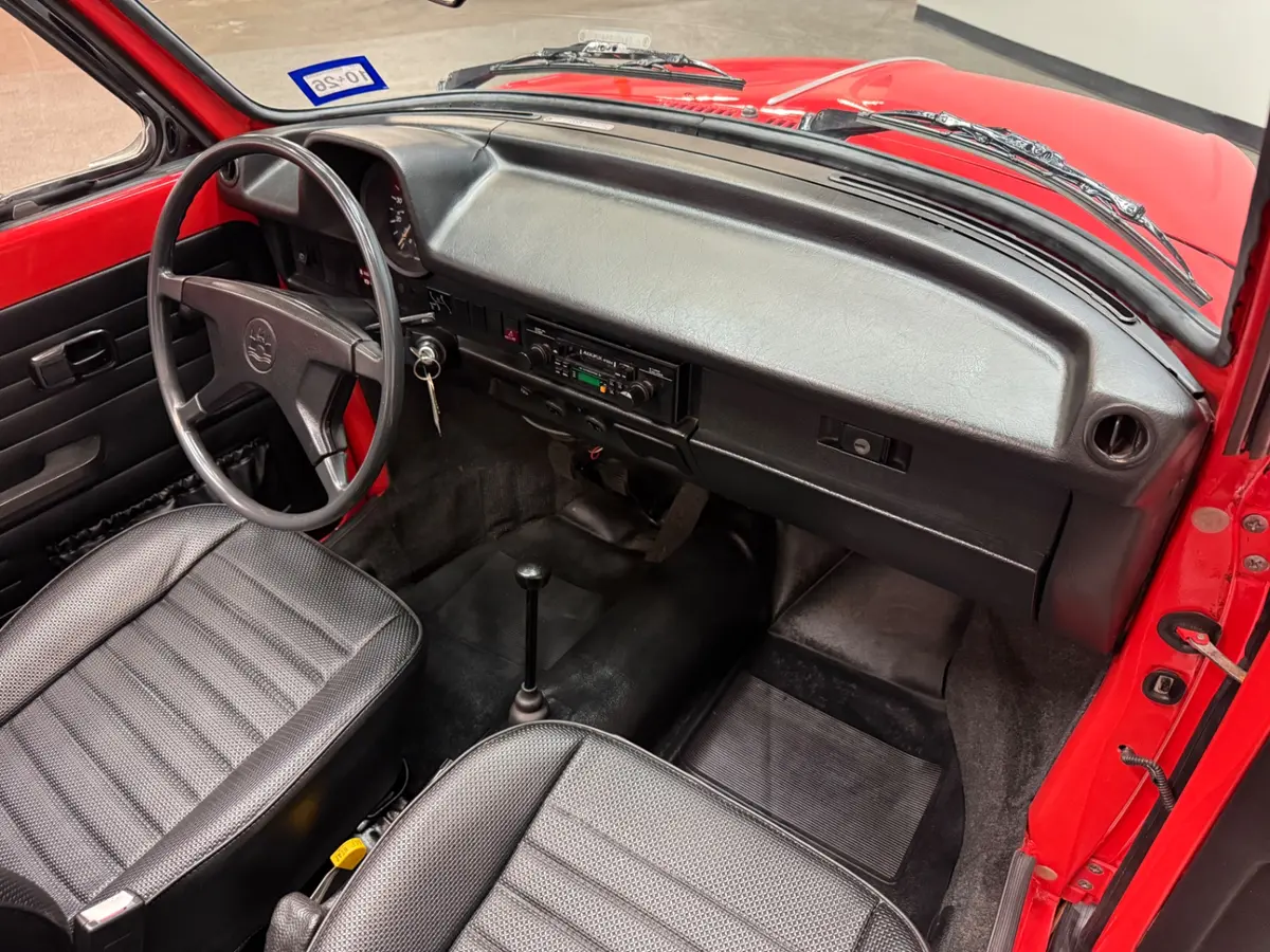 Vehicle photo 32