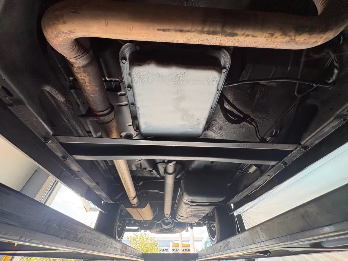 Vehicle photo 52