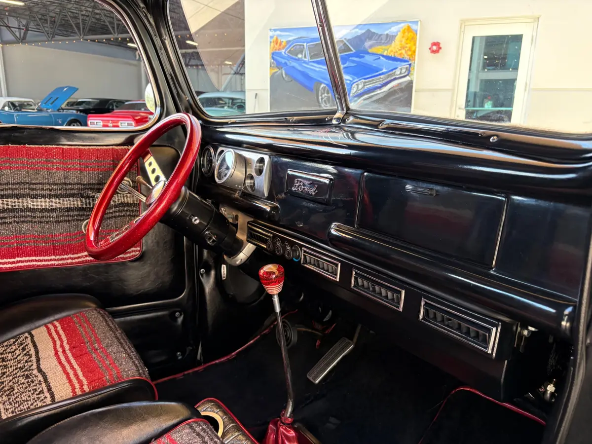 Vehicle photo 36