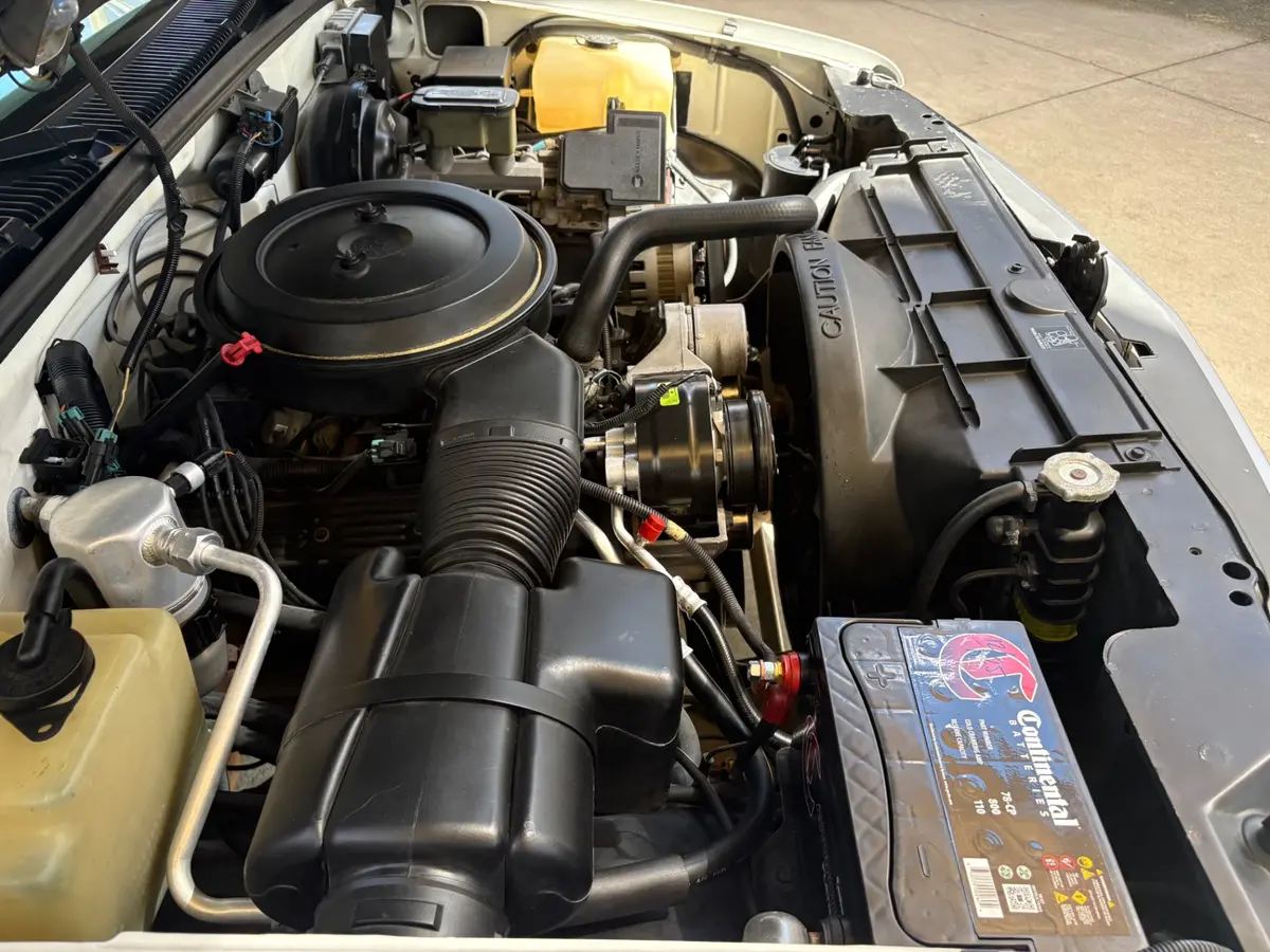 Vehicle photo 28