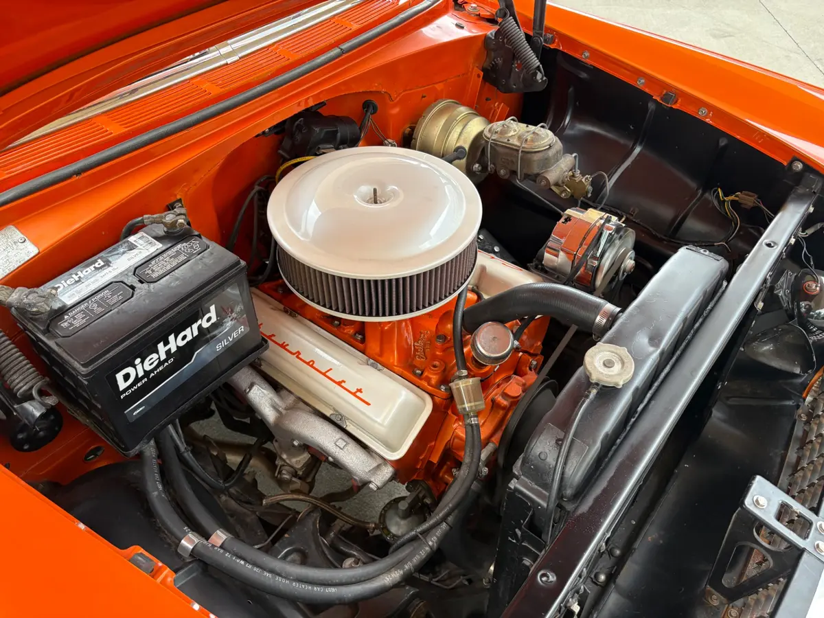 Vehicle photo 28
