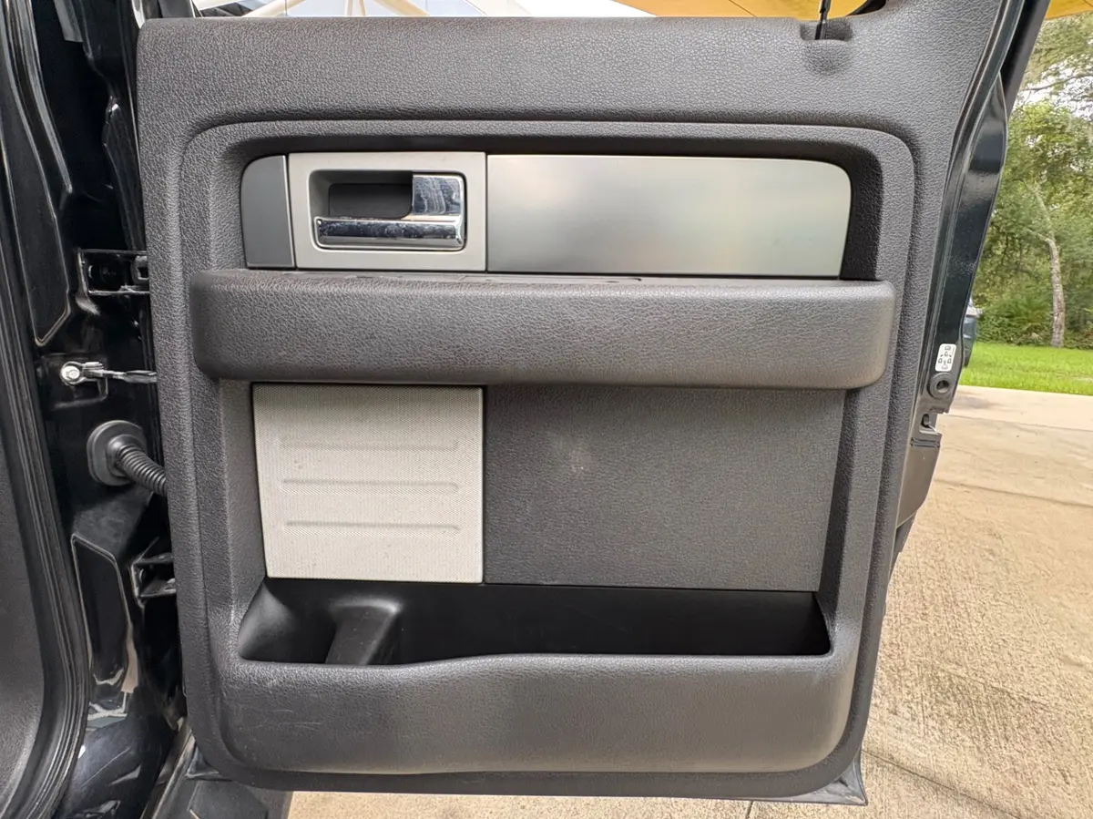 Vehicle photo 40