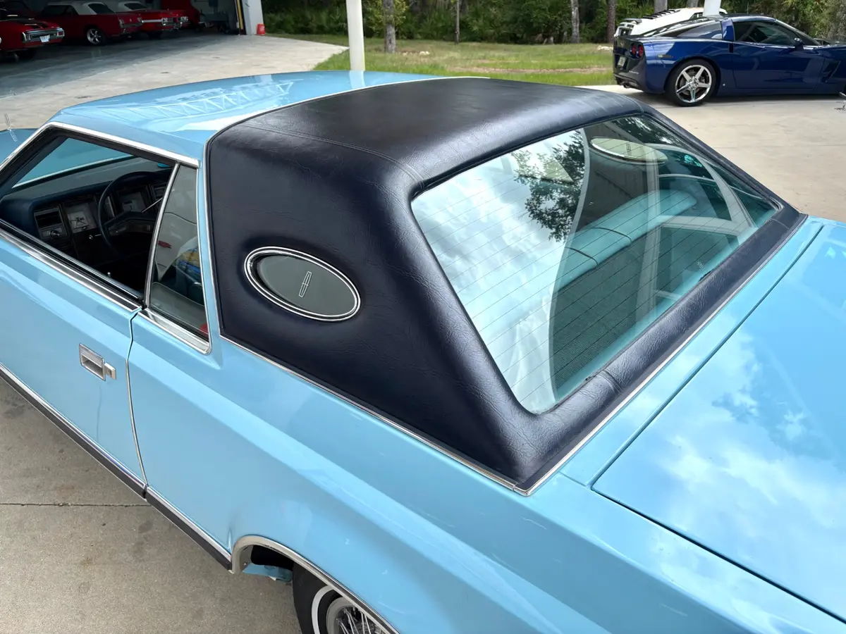 Vehicle photo 21