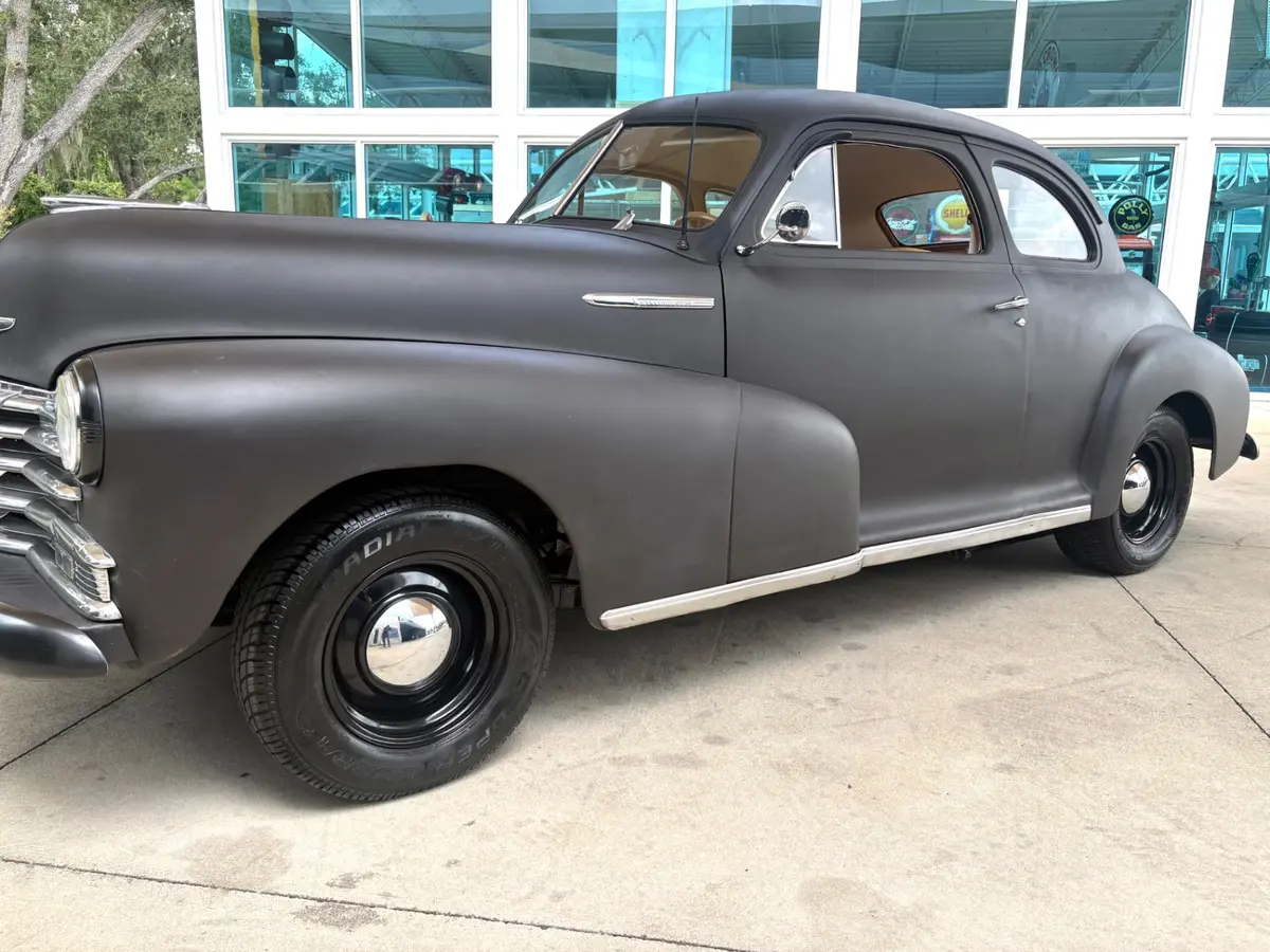 Vehicle photo 12