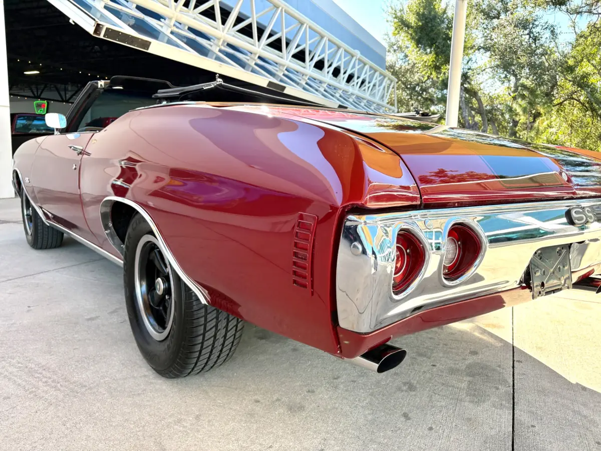 Vehicle photo 16