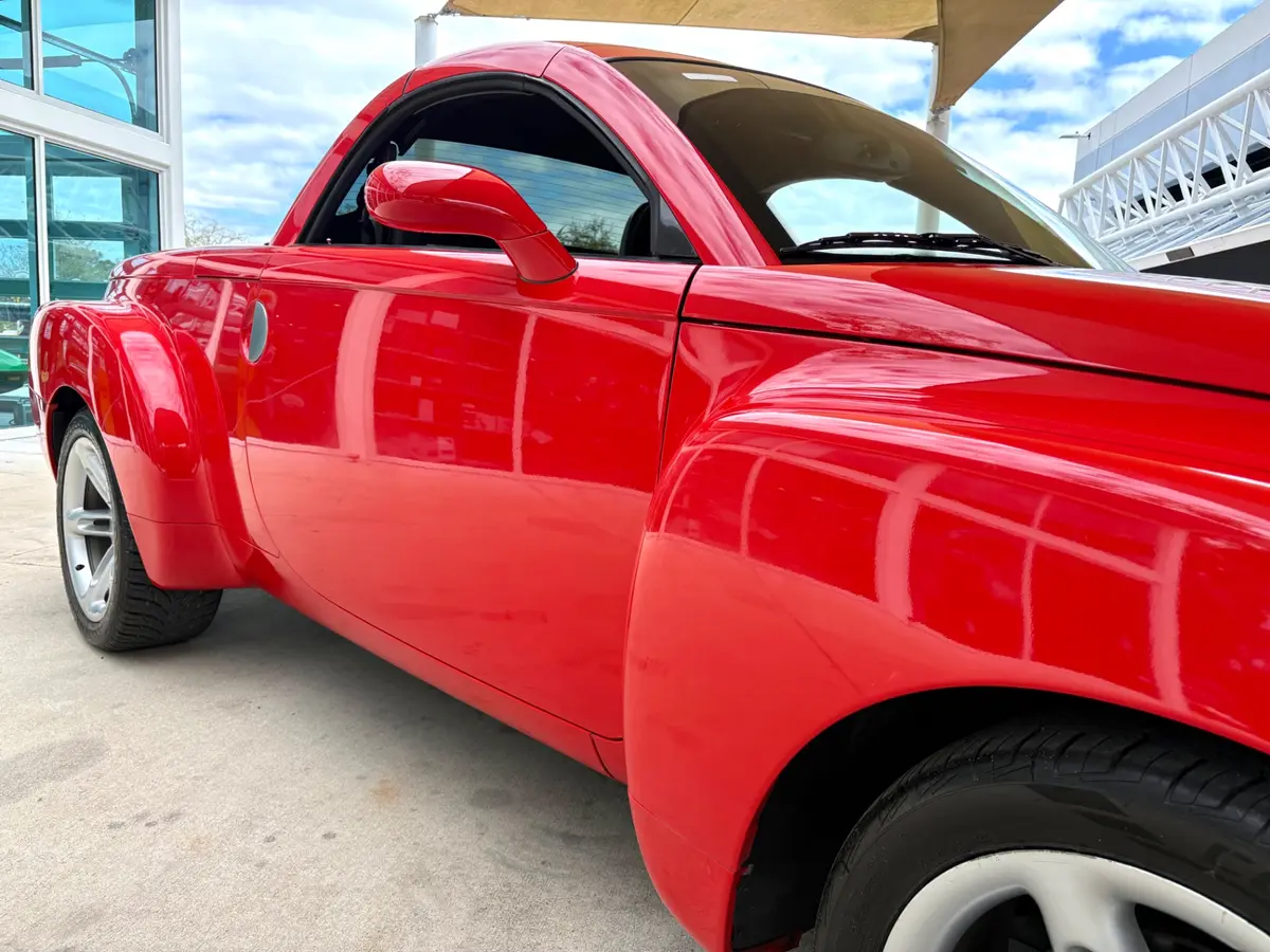 Vehicle photo 19