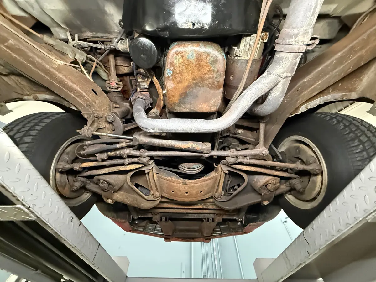 Vehicle photo 41