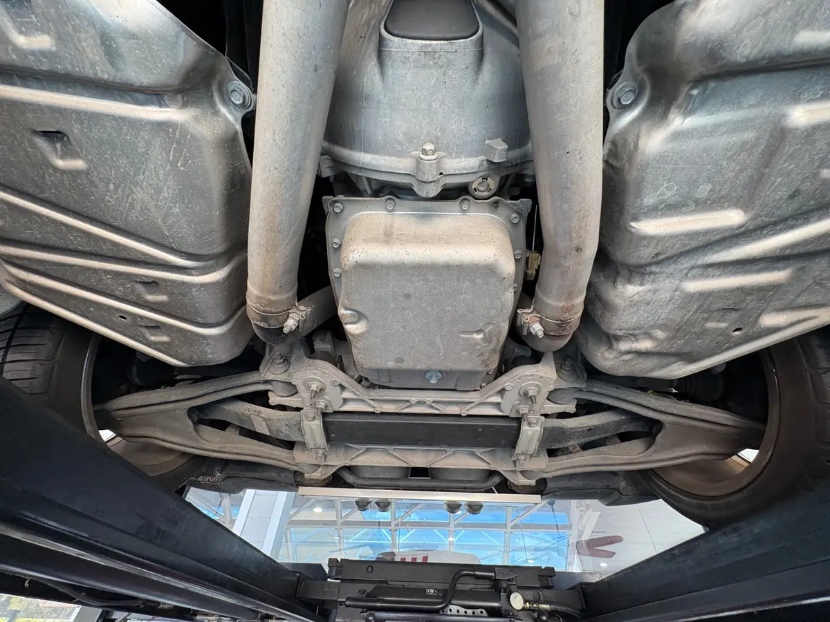 Vehicle photo 54