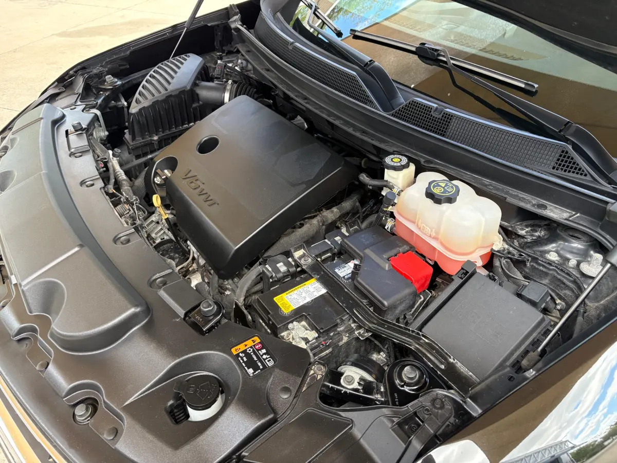 Vehicle photo 27