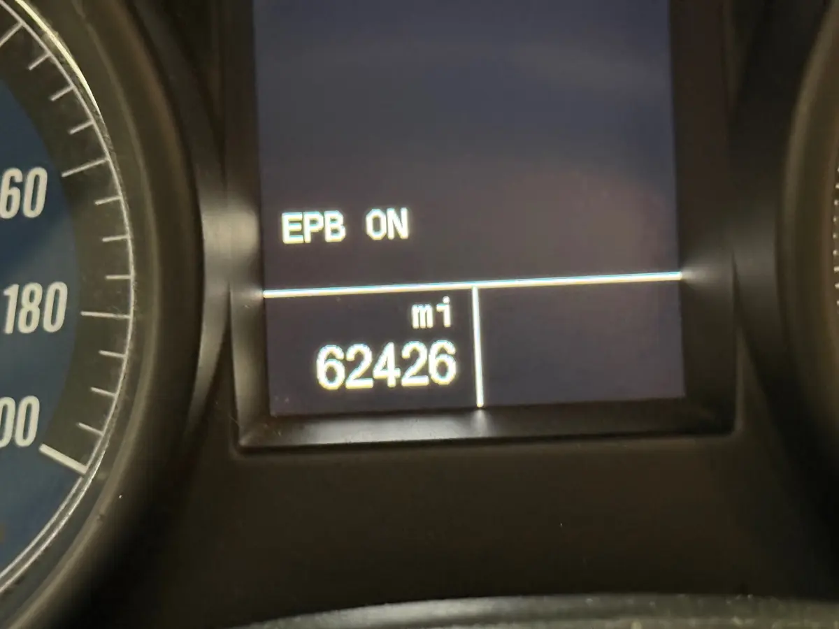Vehicle photo 16