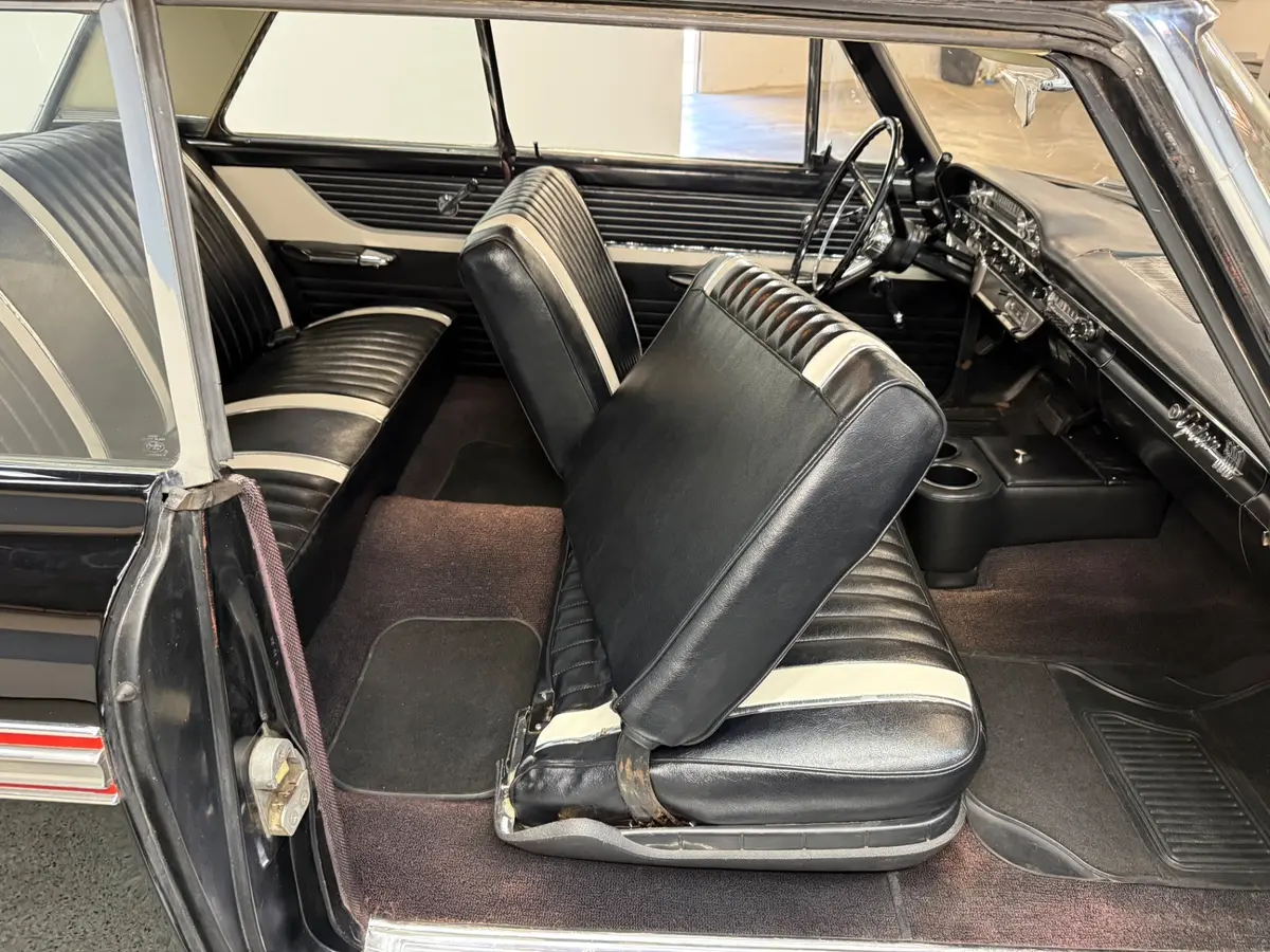 Vehicle photo 35